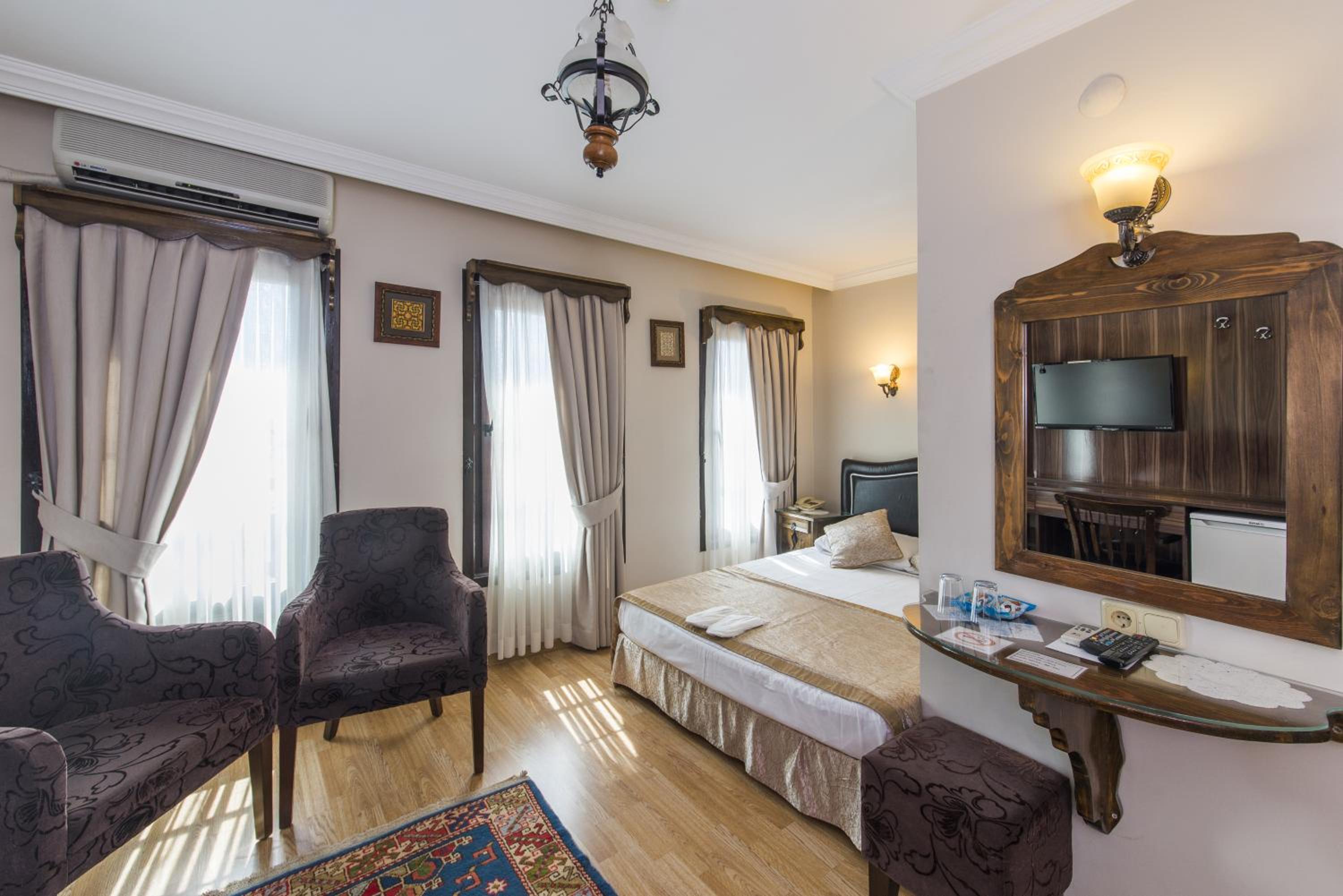 Naz Wooden House Inn