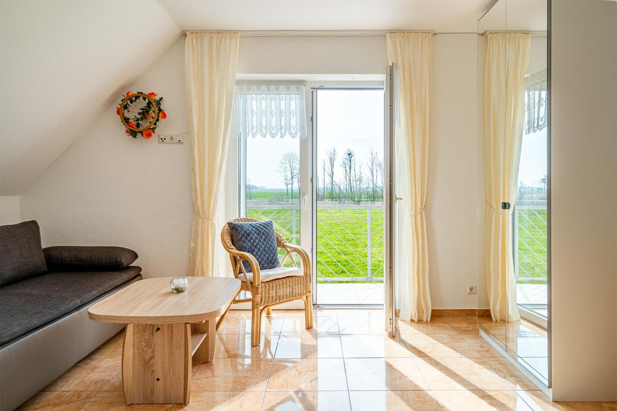 Christine, Obergeschoss mit Balkon und Weitsicht
