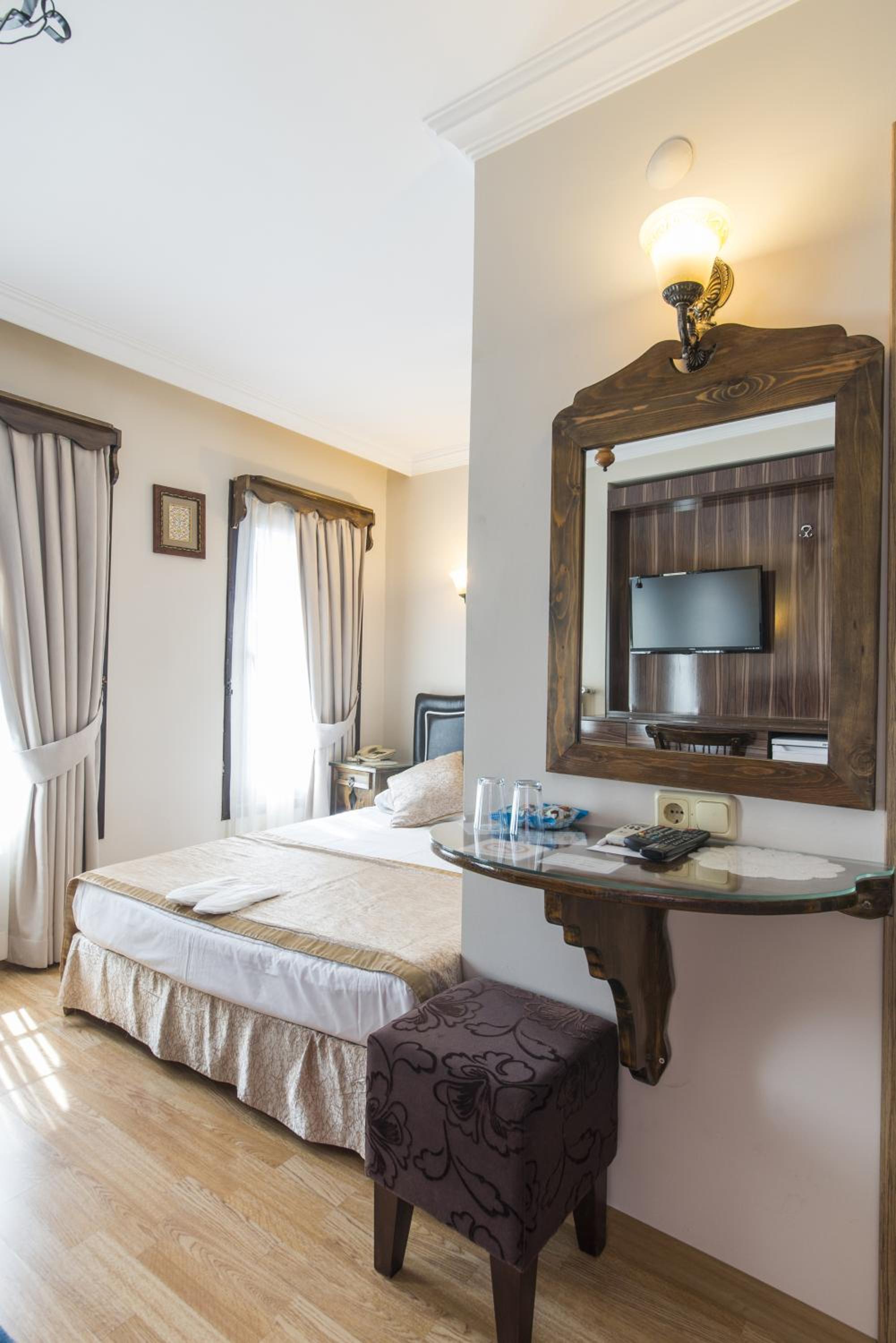 Naz Wooden House Inn