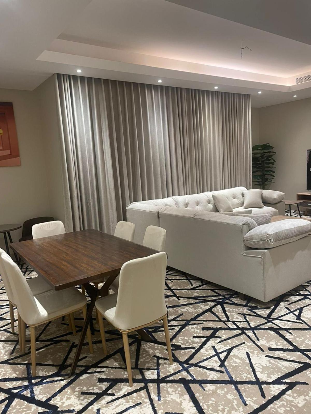 BOULEVARD APARTMENTs
