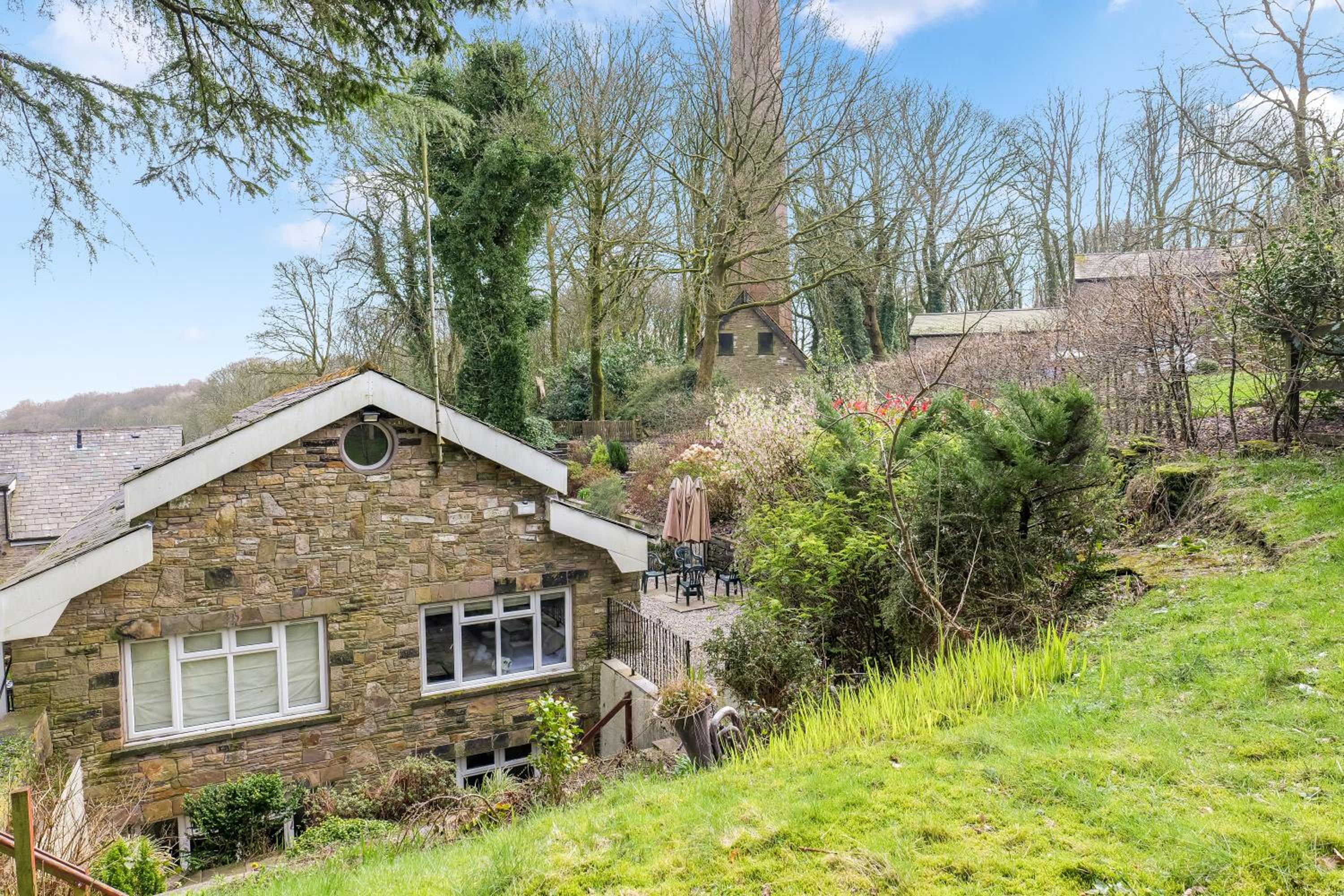 Hotel Smithills Lodge Holiday Home In Bolton - Inc Hot Tub