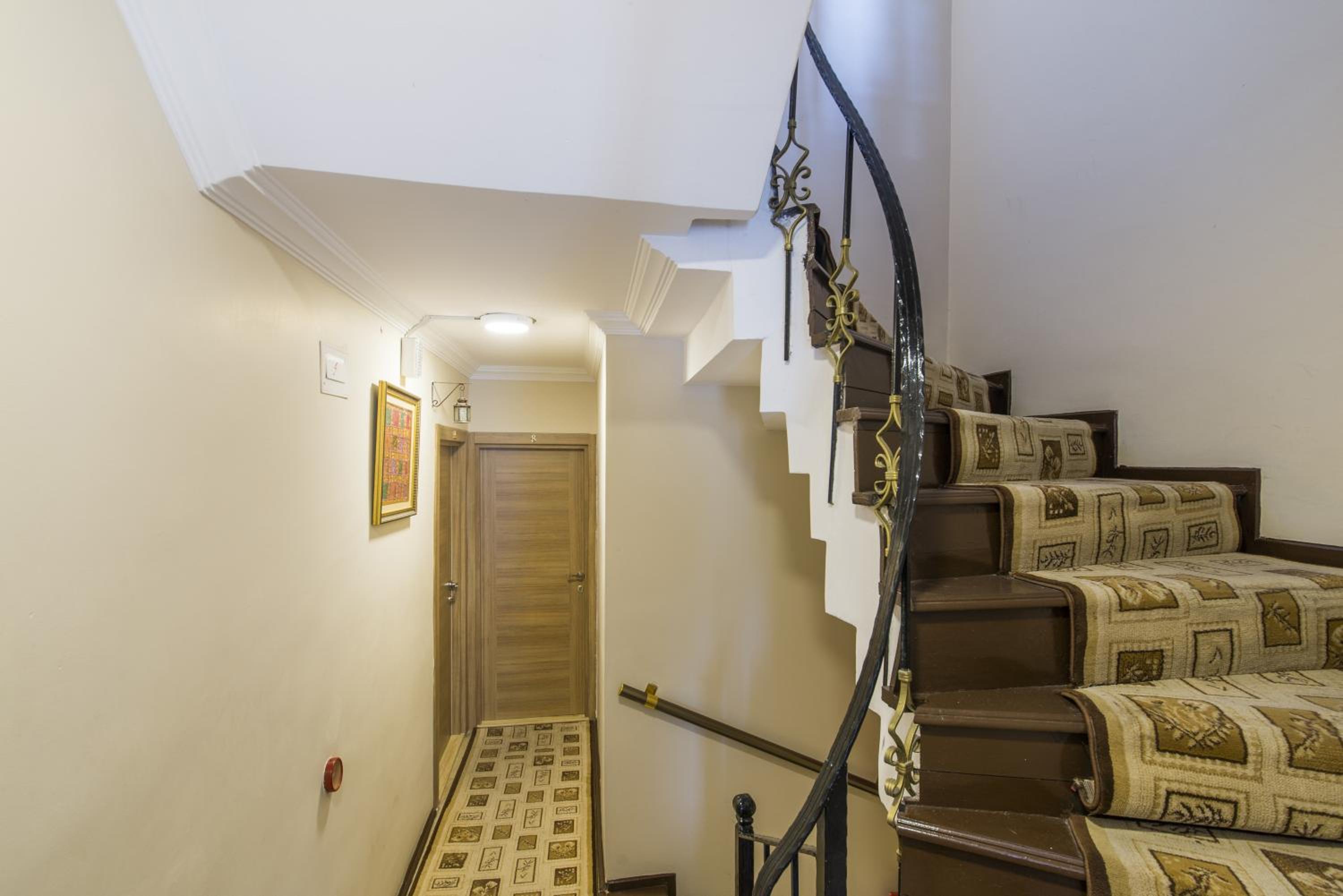 Naz Wooden House Inn