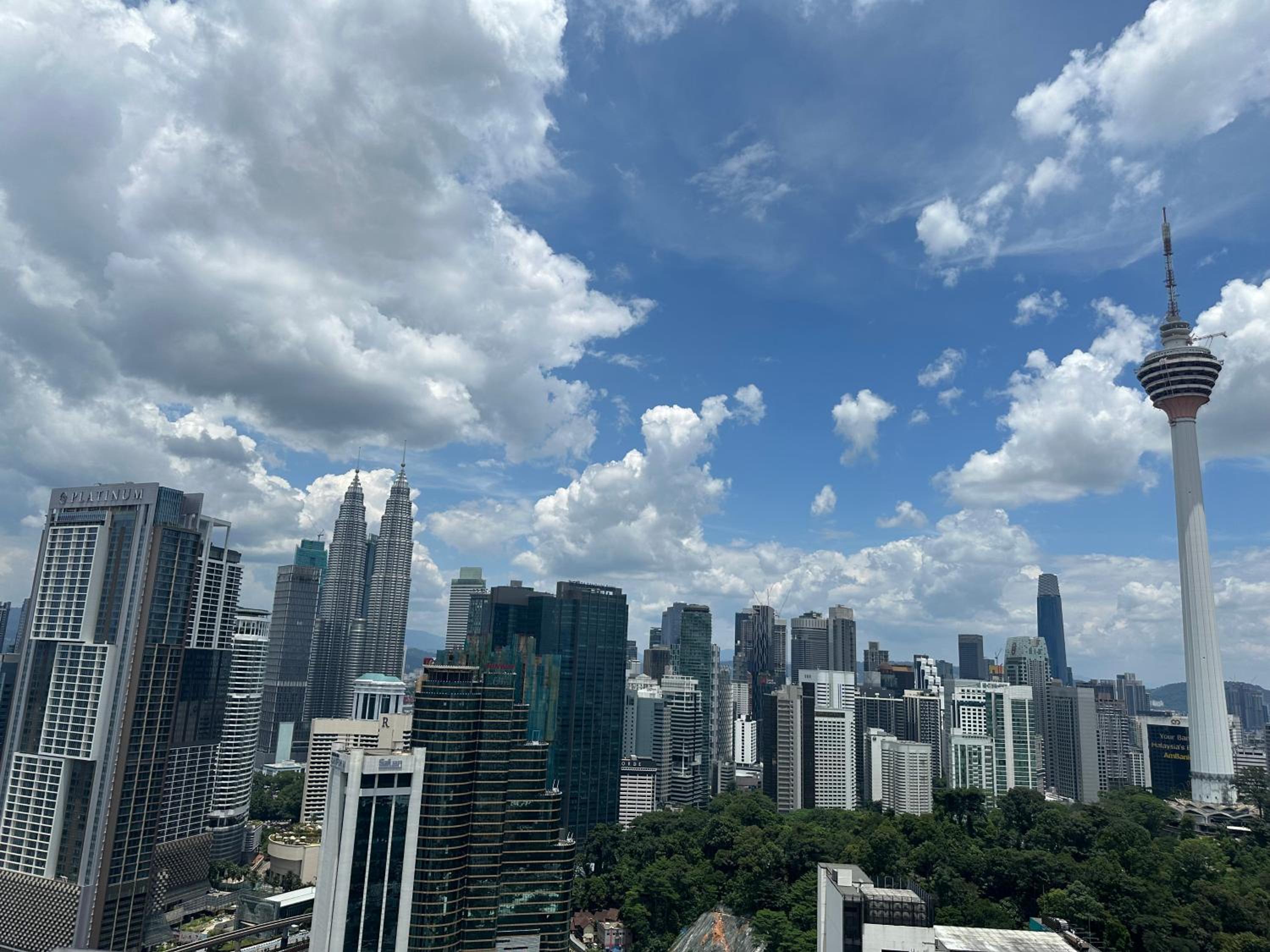 Anggun KL MY
