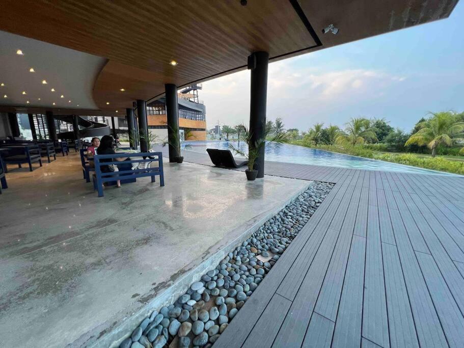 Casa Virginia - Seafront Residences view 2