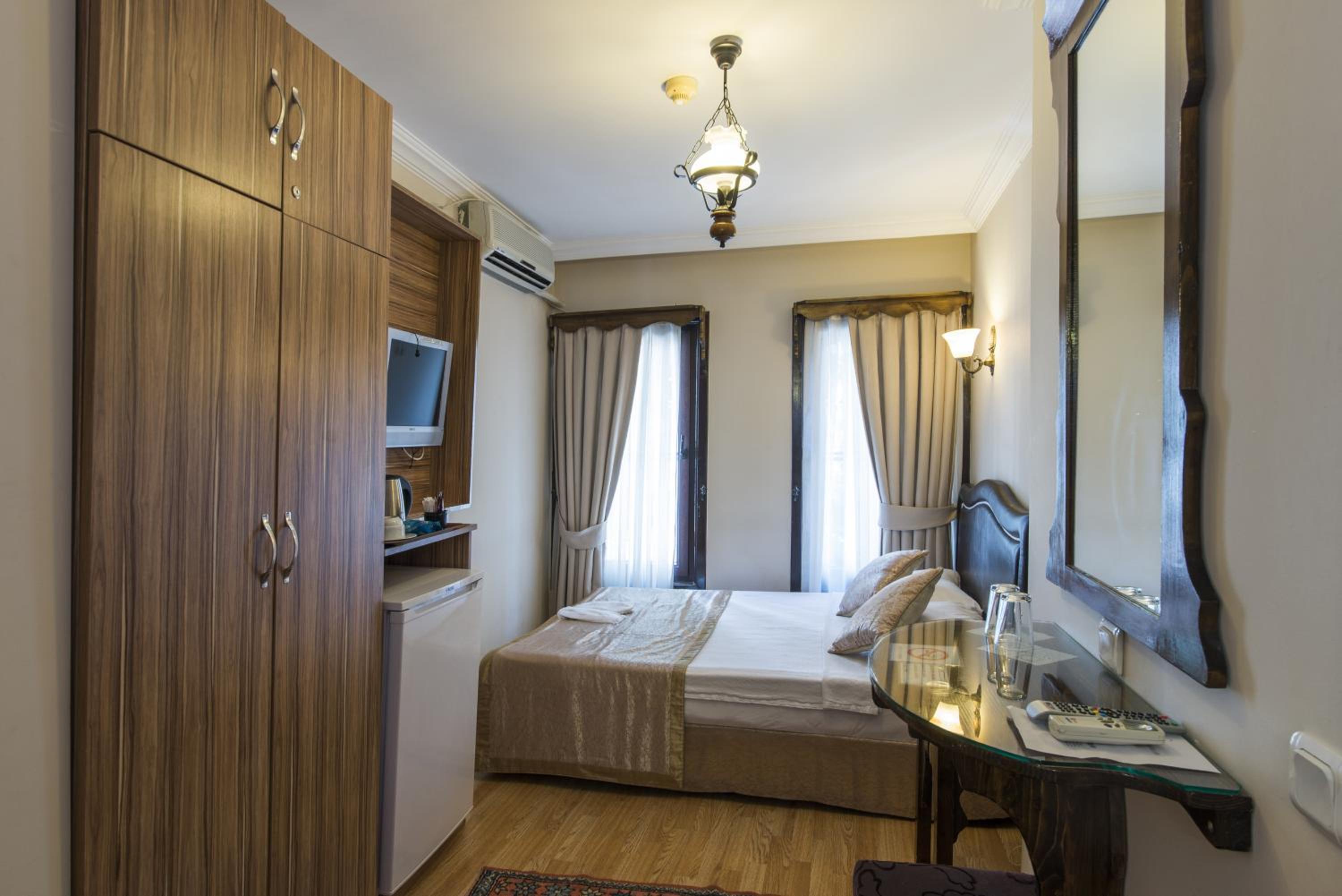 Naz Wooden House Inn