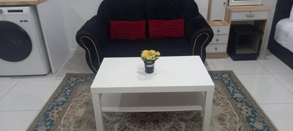 Mercu Summer Suites by Cozy place