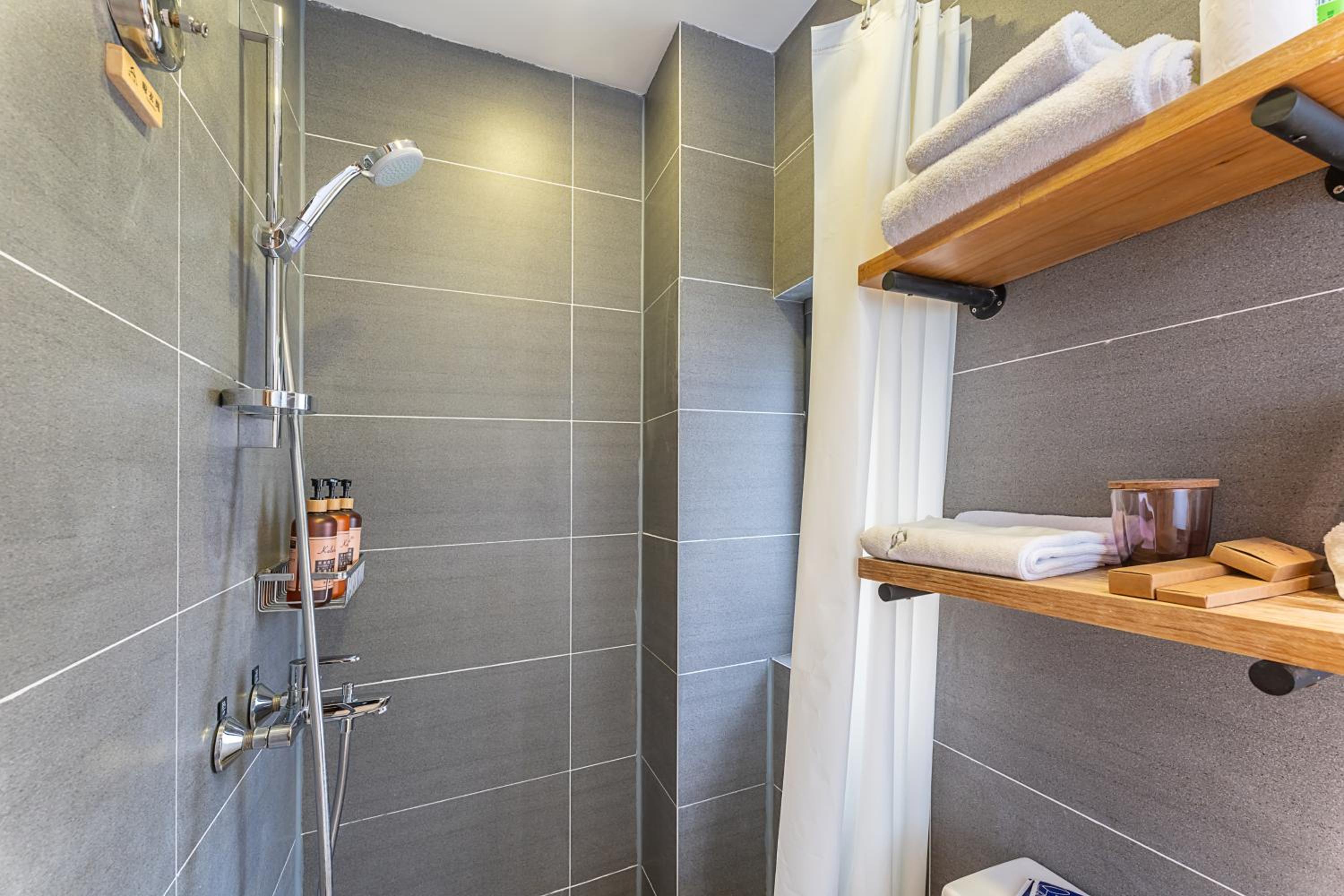 Hangzhou West Lake Yueshang Yunshe Boutique Homestay