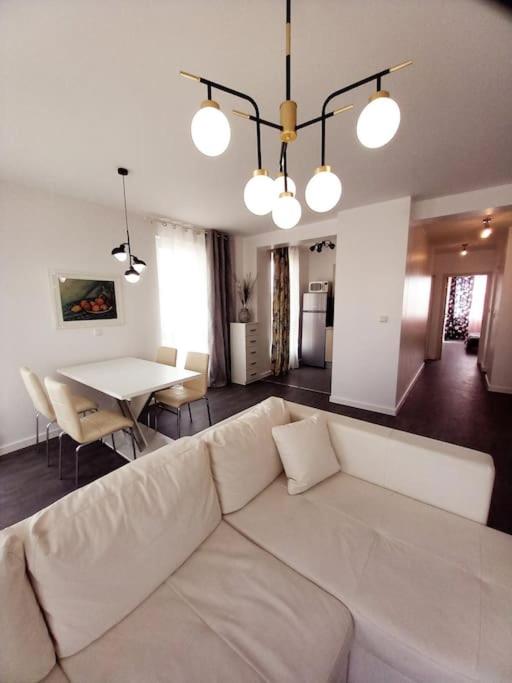 Luxury Apartment two bedrooms Paul Sеzanne