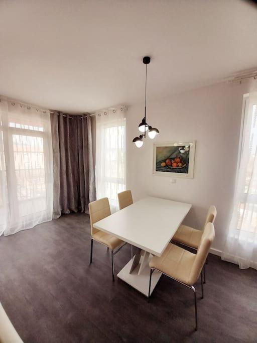 Luxury Apartment two bedrooms Paul Sеzanne