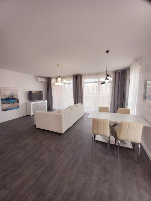Luxury Apartment two bedrooms Paul Sеzanne