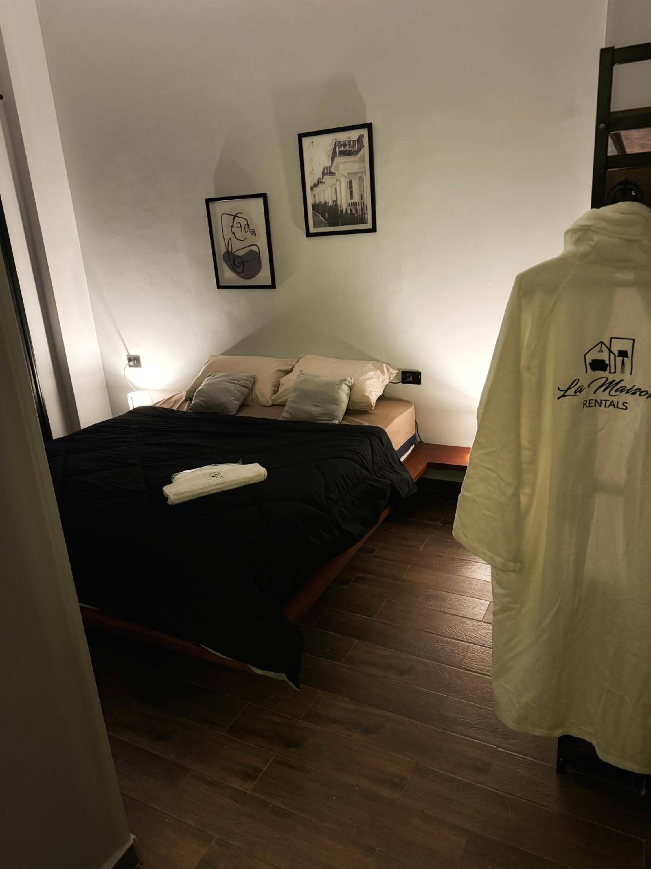Private Jacuzzi suite apartment with garden