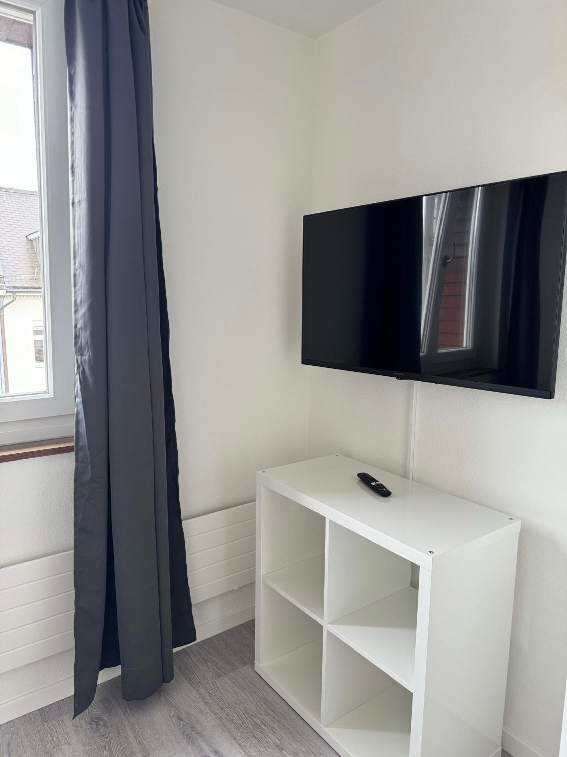 Urban Oasis with Queen Bed and View BE-54