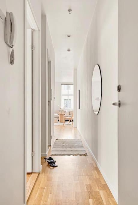 Centrally located - Beautiful & bright apartment