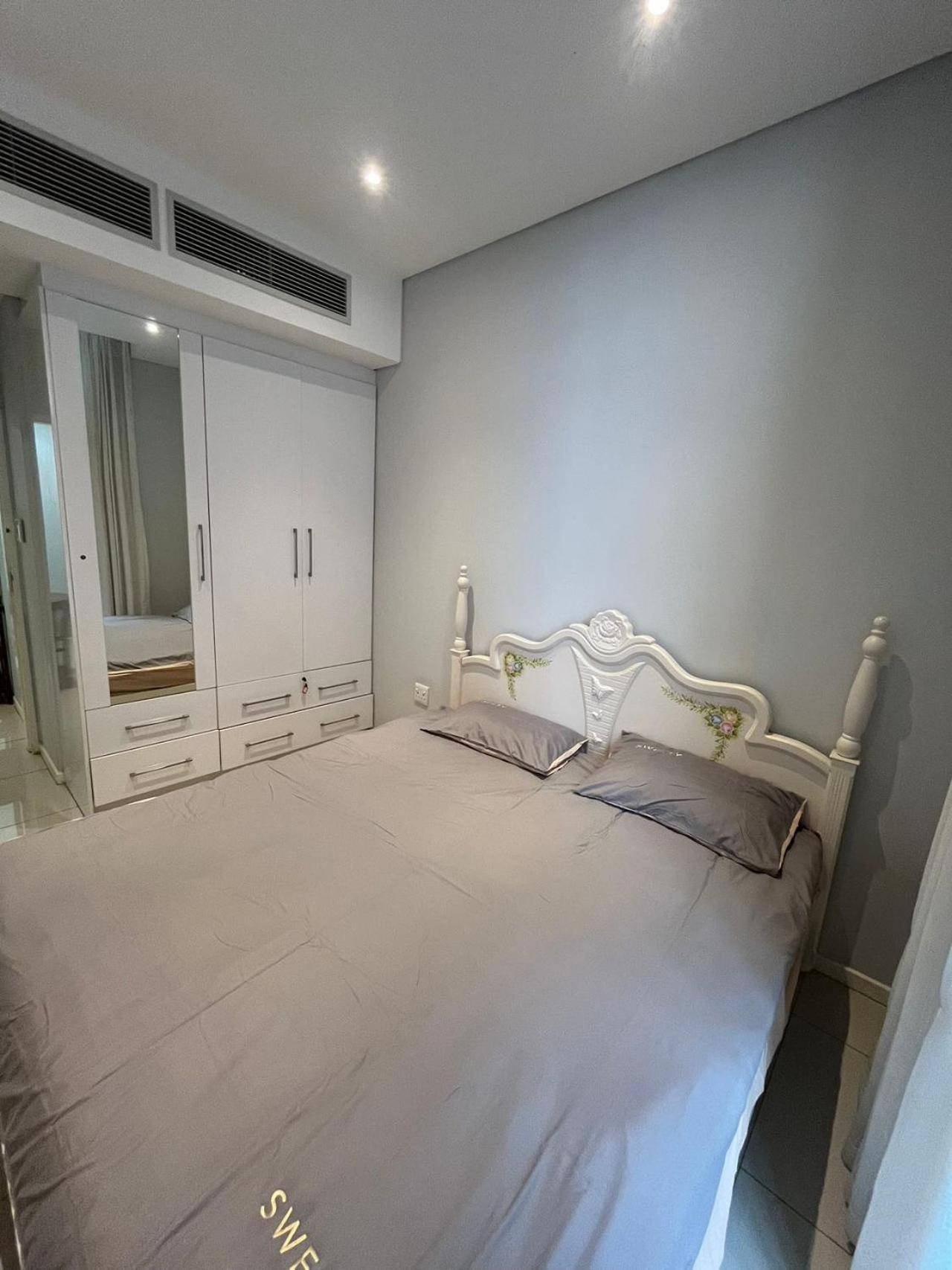 Room 50Two, Itower Apartment, CBD, Gaborone