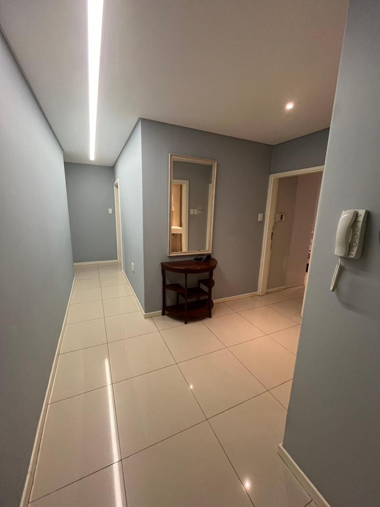 Room 50Two, Itower Apartment, CBD, Gaborone