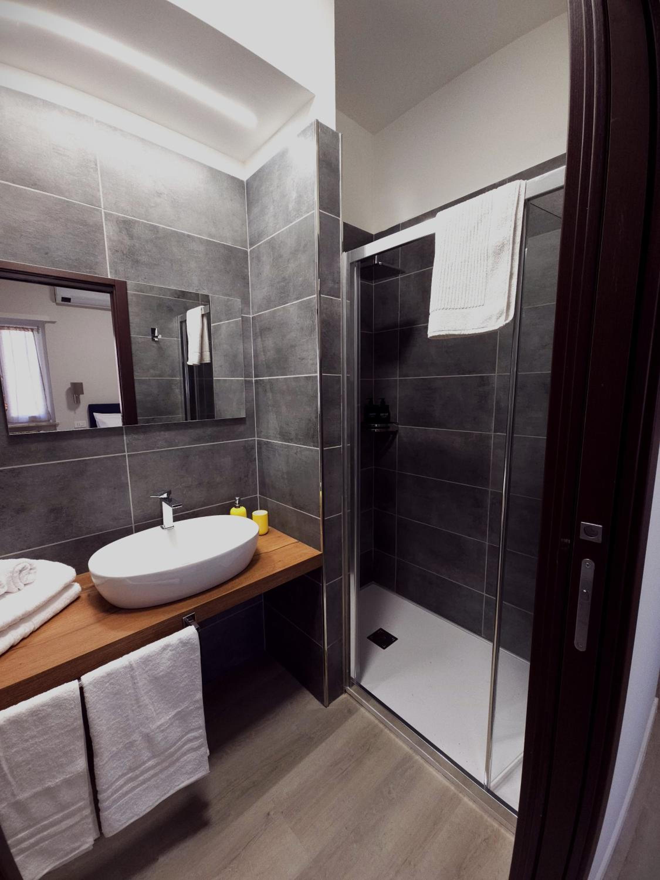 Piol Guest House