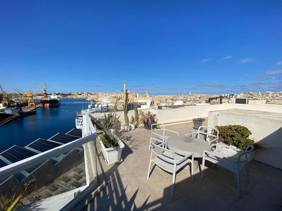 Modern Penthouse - Harbour Views photo 1
