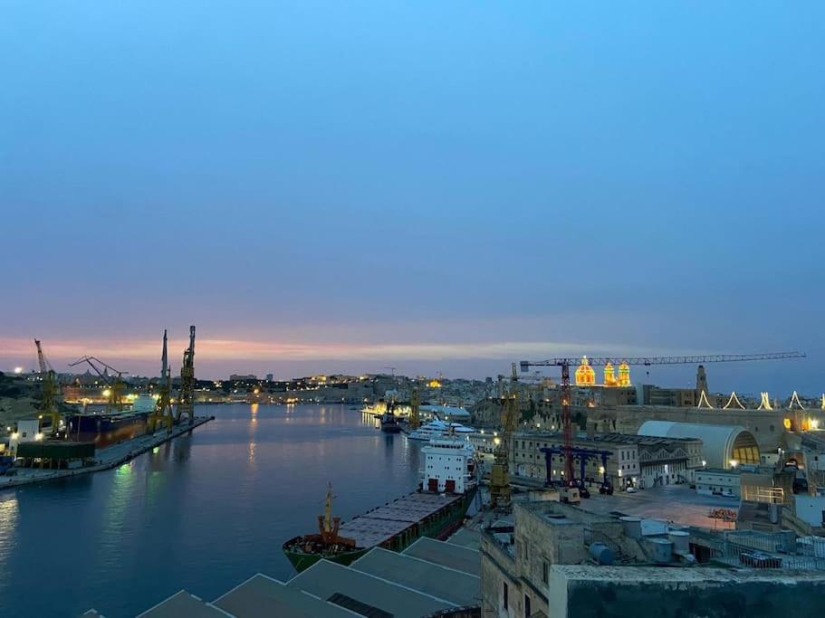 Modern Penthouse - Harbour Views photo 3