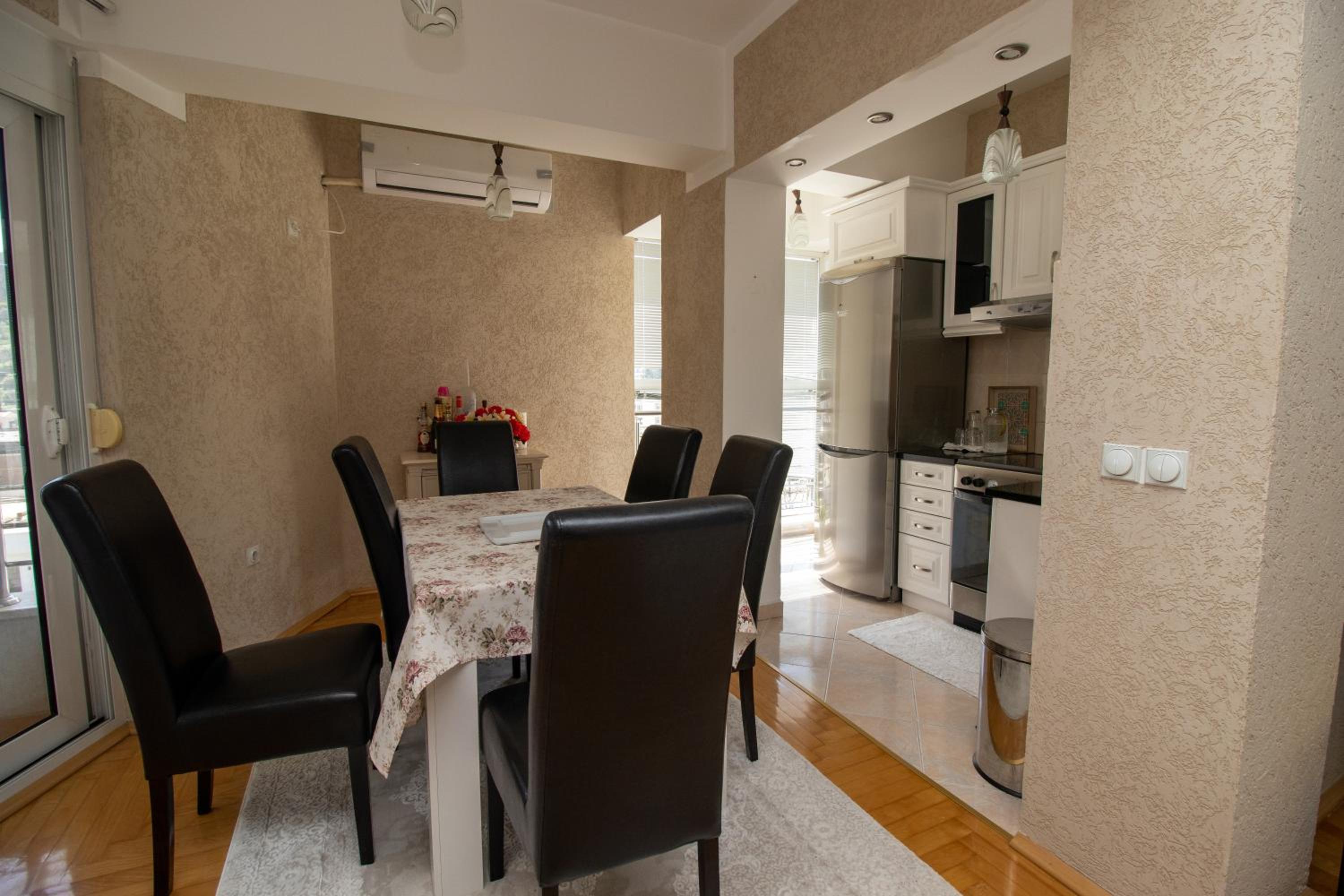 APARTMENTS ANI photo 4