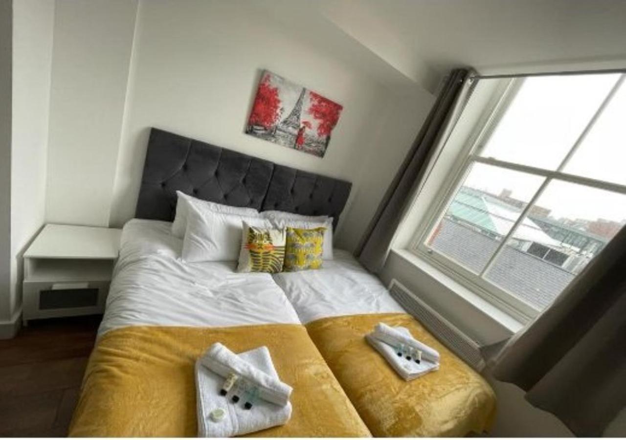 Webberley Stylish and Spacious Studio Unit in Stoke on Trent view 4