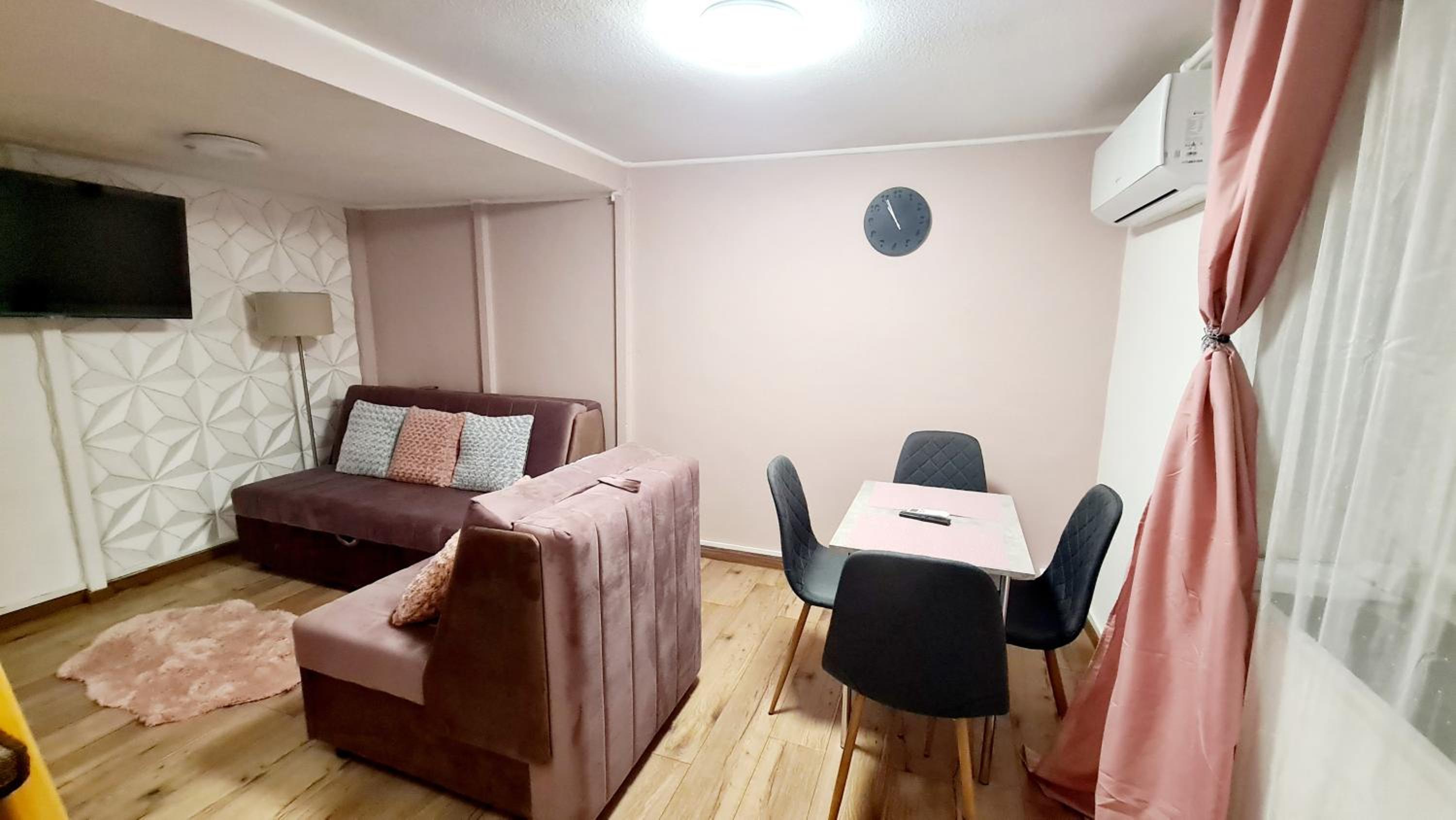 2 separate bedrooms and living room fully equipped with AC