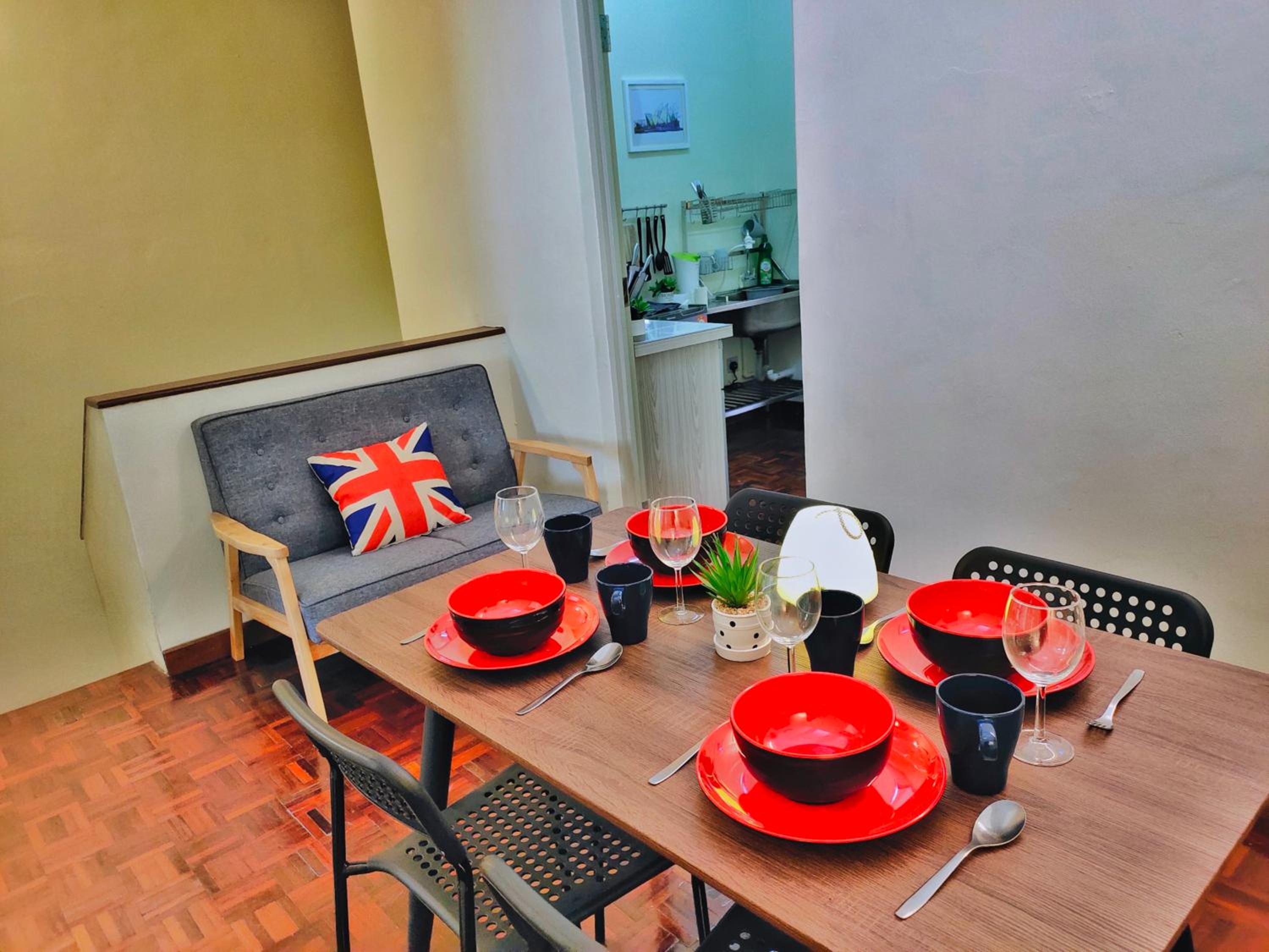 Queensbay Mall, Up to 6 Pax, 3 Bedrooms, 2 Bathrooms, 1 Car Park by Star Home photo 1
