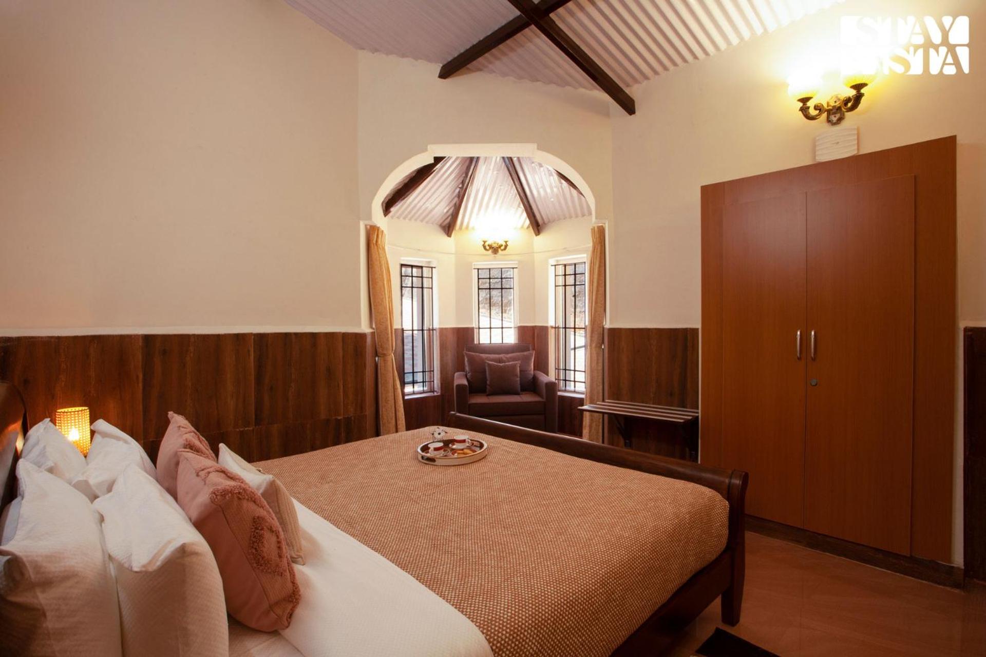 StayVista at Wyncroft Bungalow with Free Breakfast & Pet Friendly Home