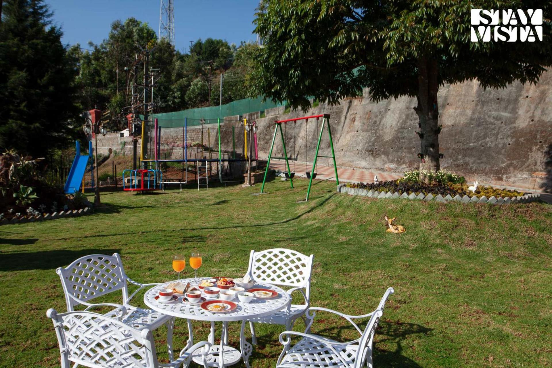StayVista at Wyncroft Bungalow with Free Breakfast & Pet Friendly Home