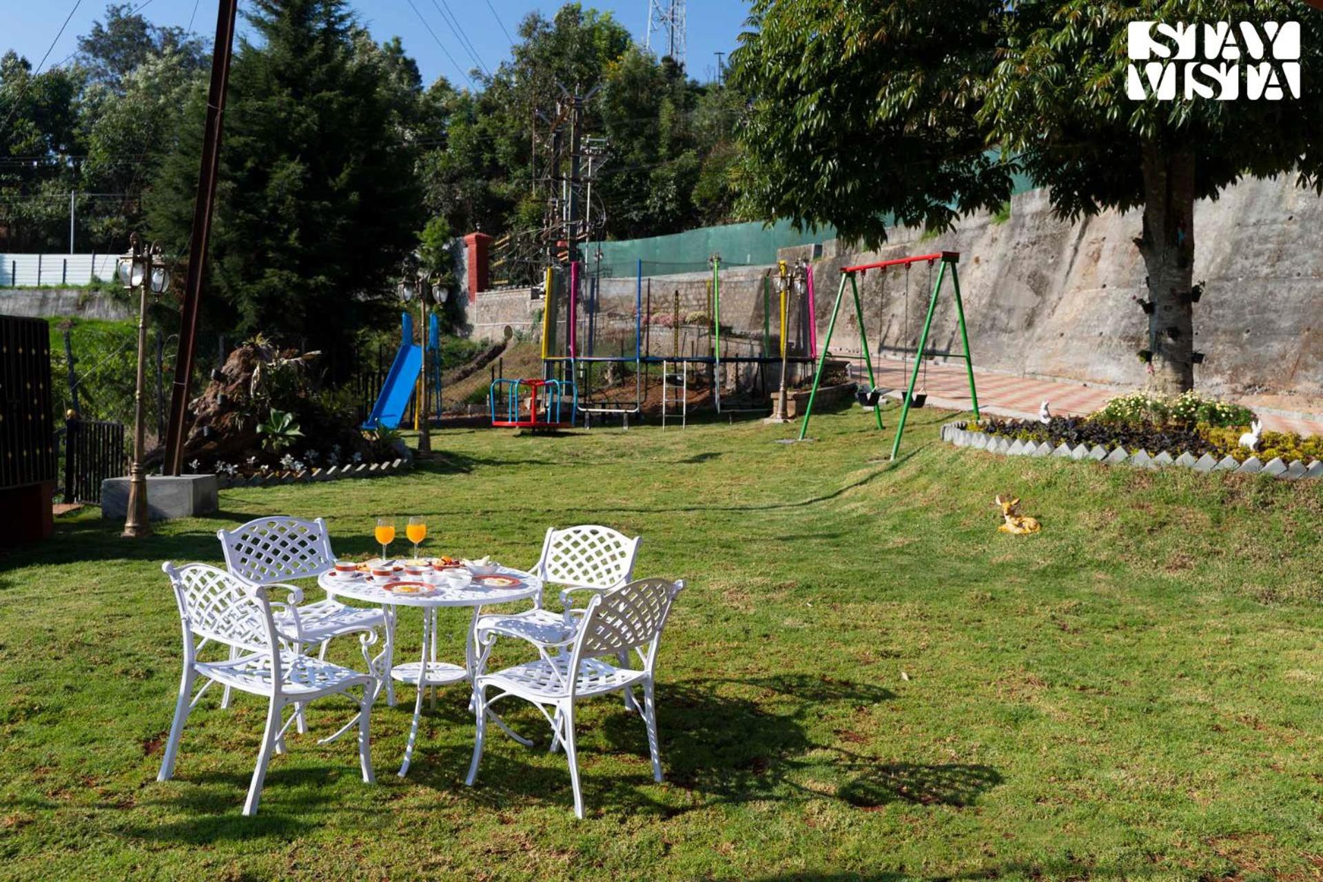 StayVista at Wyncroft Bungalow with Free Breakfast & Pet Friendly Home