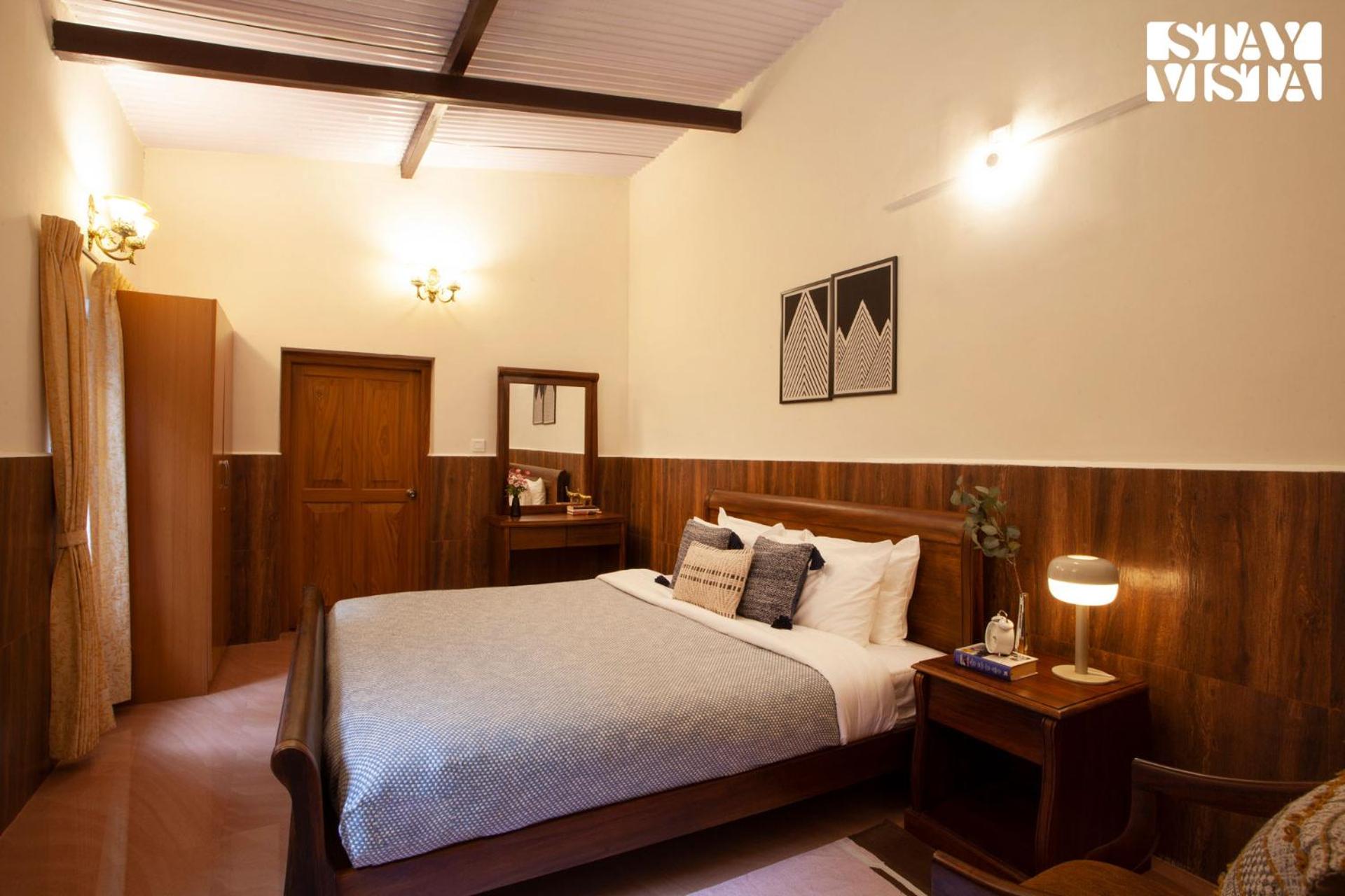 StayVista at Wyncroft Bungalow with Free Breakfast & Pet Friendly Home