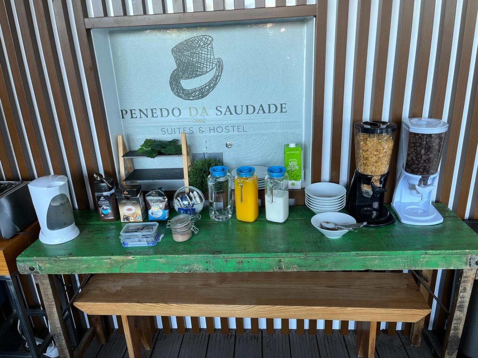 Penedo da Saudade Suites & Hostel