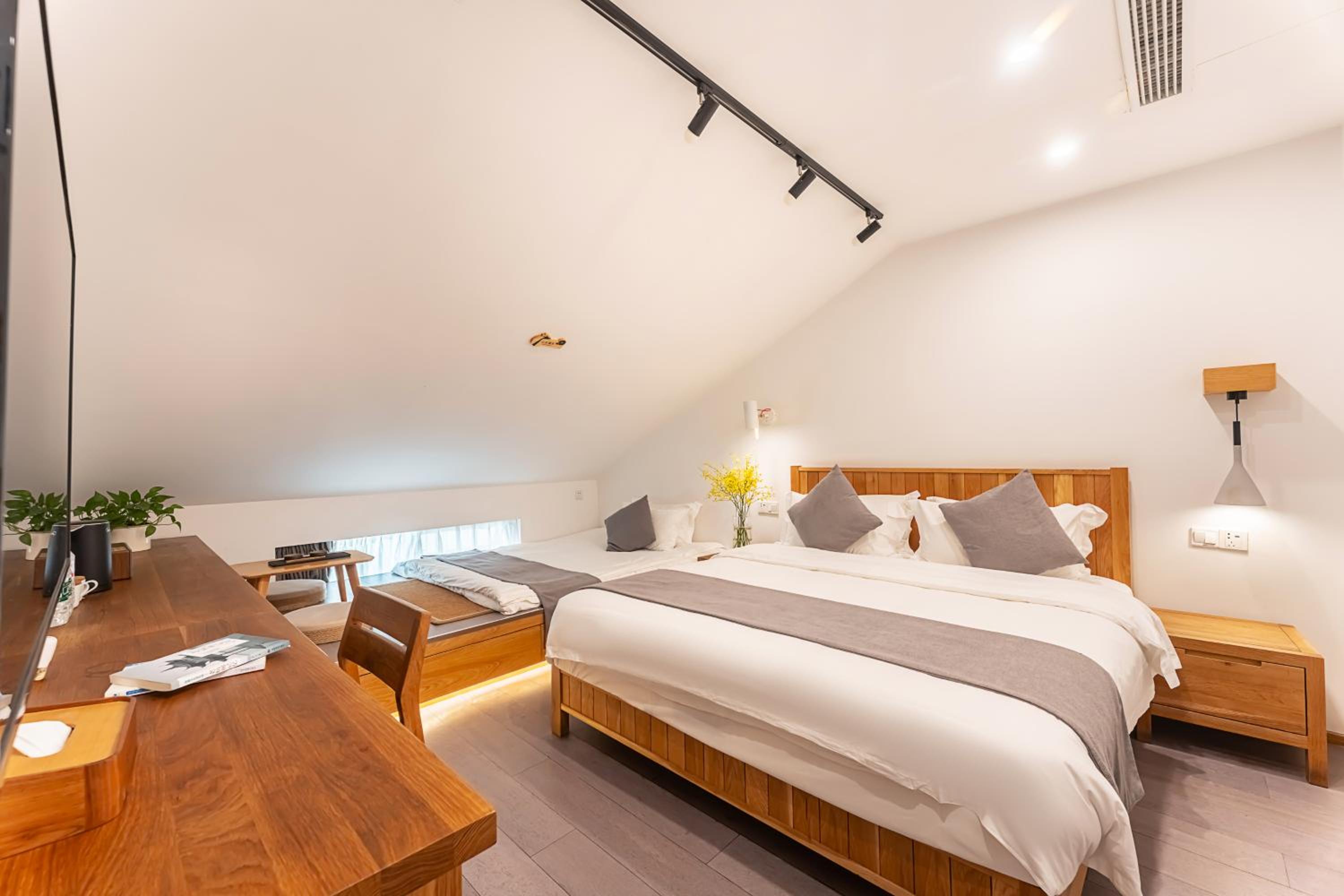 Hangzhou West Lake Yueshang Yunshe Boutique Homestay