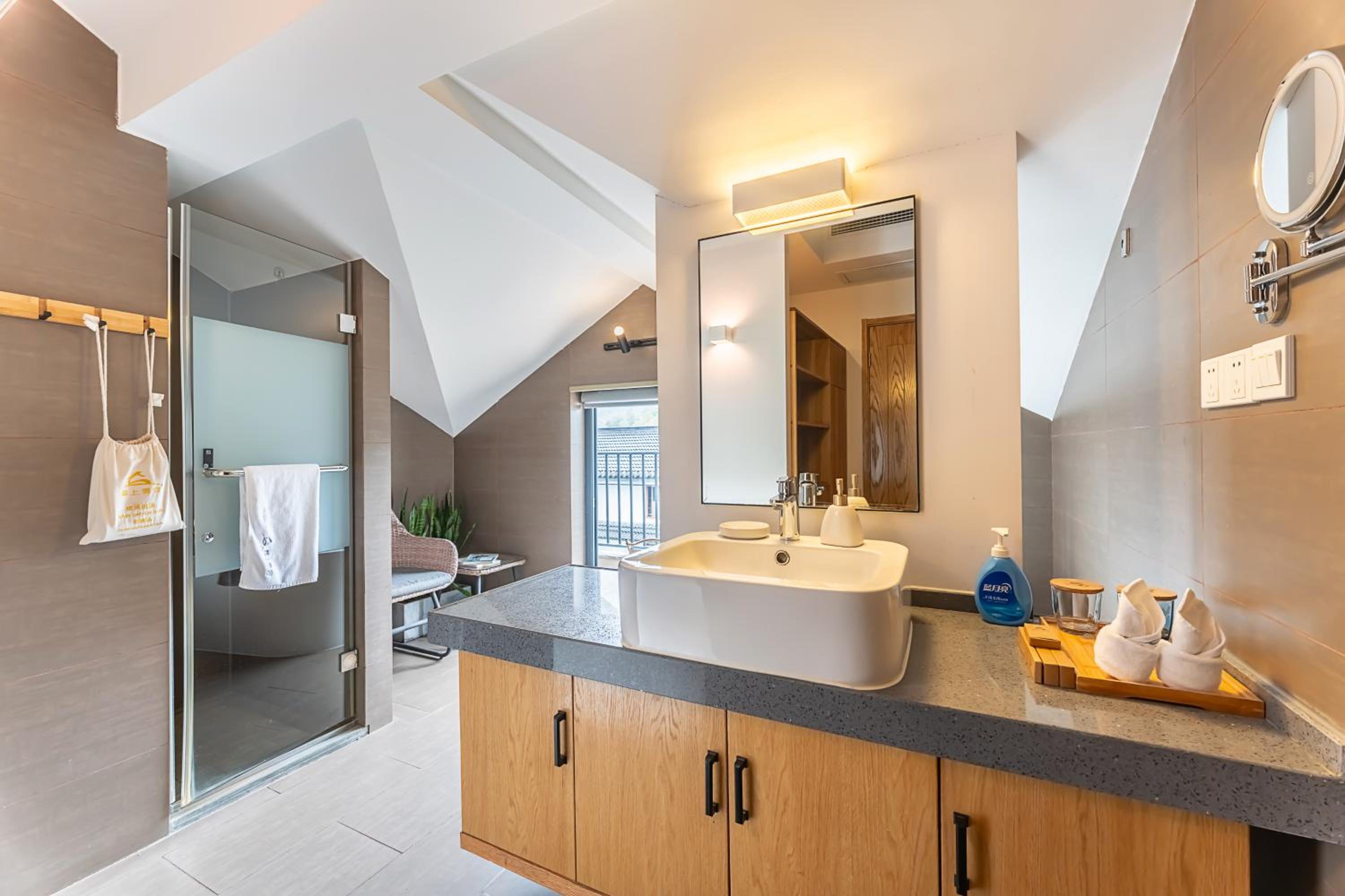 Hangzhou West Lake Yueshang Yunshe Boutique Homestay