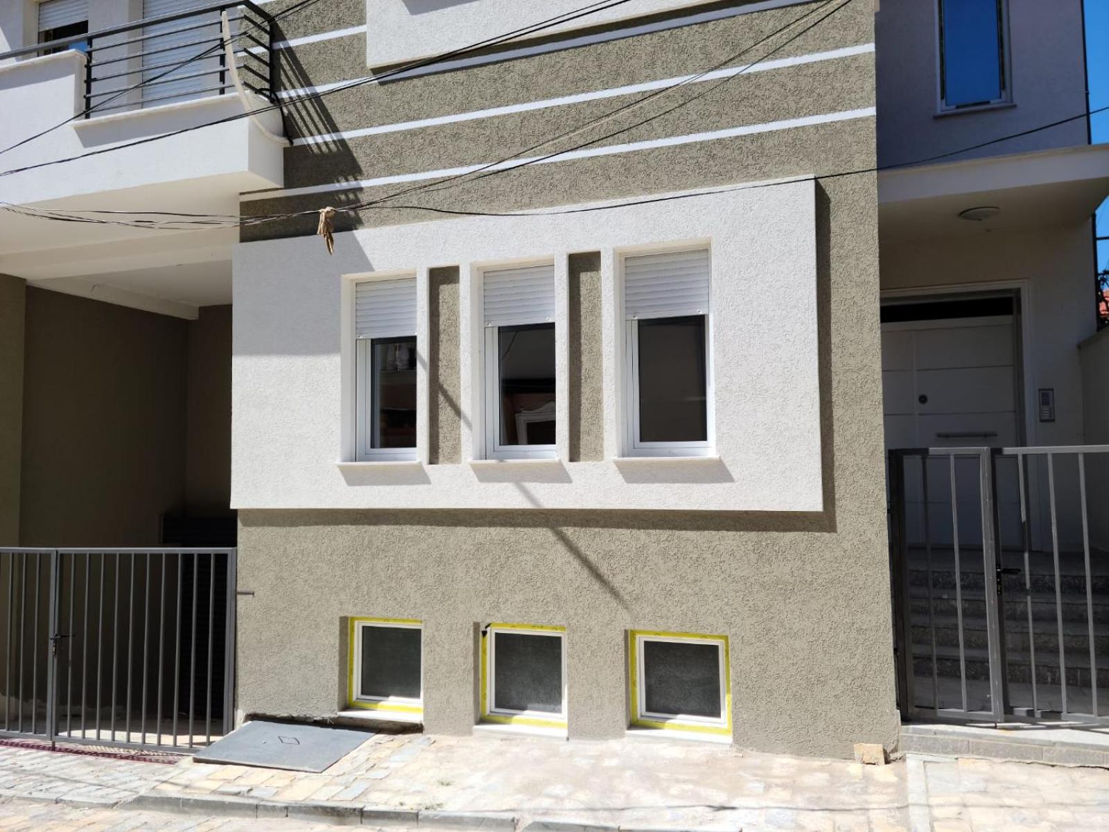 Travelers' Korça Home