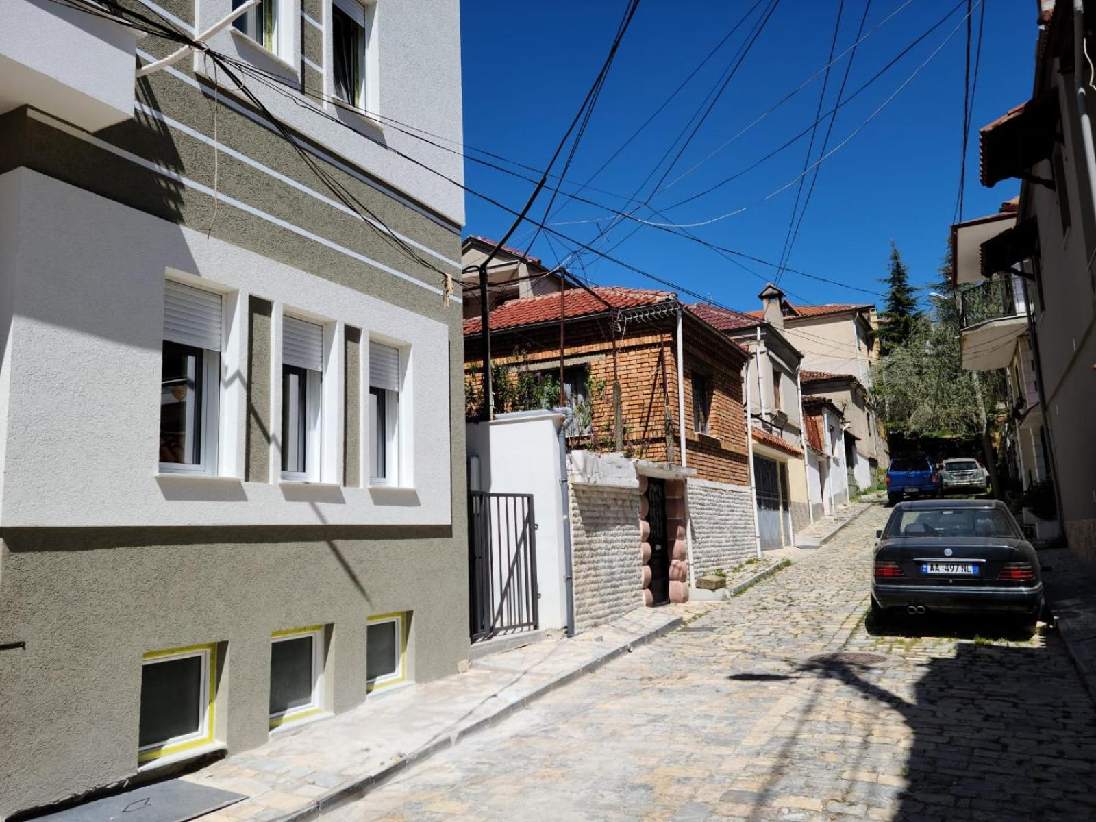 Travelers' Korça Home