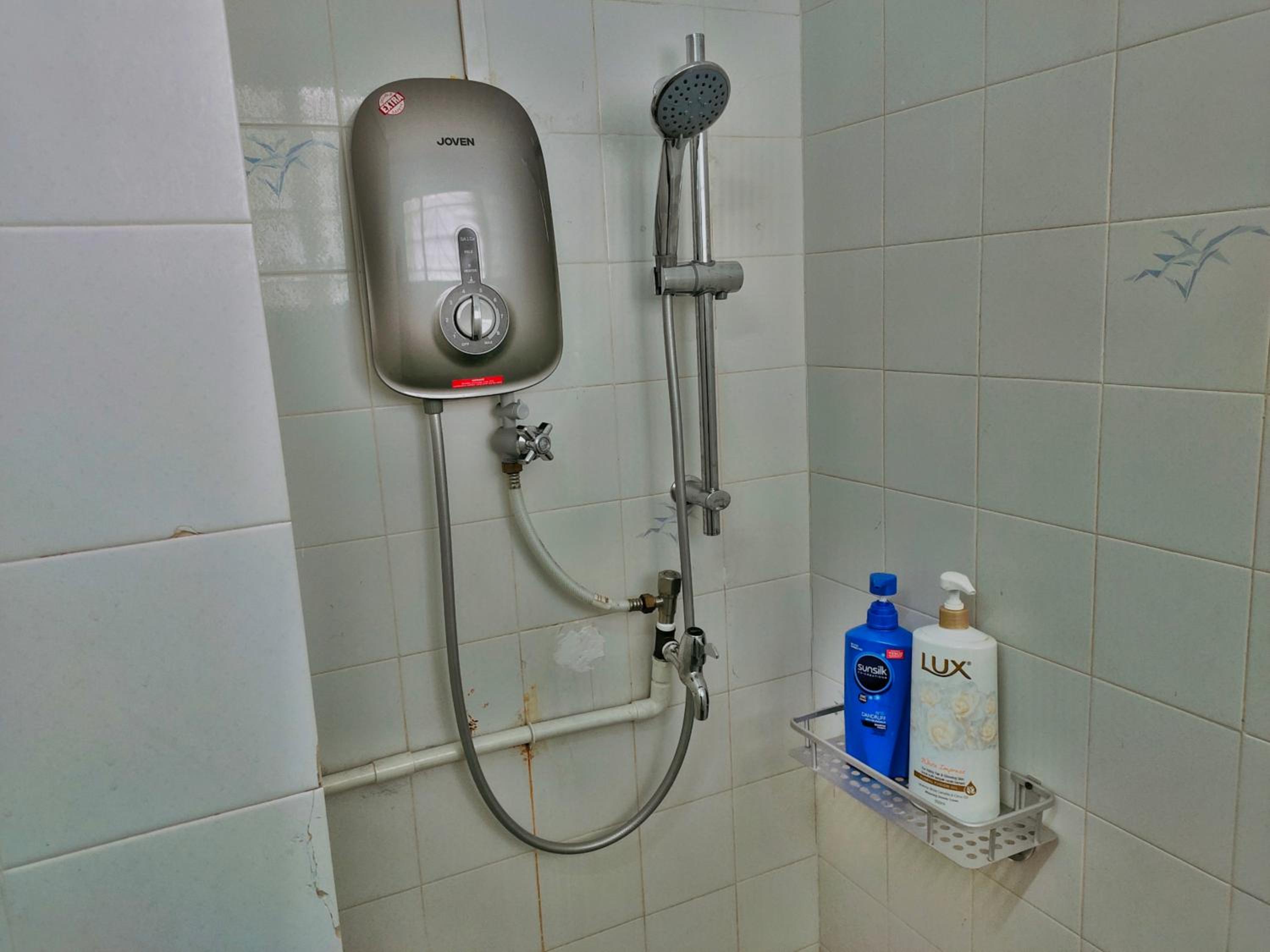 Queensbay Mall, Up to 6 Pax, 3 Bedrooms, 2 Bathrooms, 1 Car Park by Star Home photo 8
