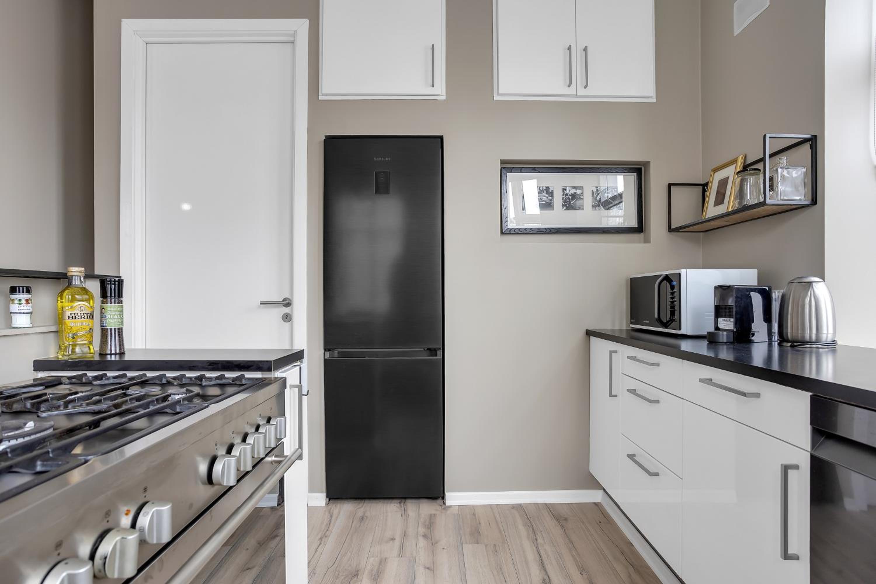 Cozy 2BR Flat in Downtown Reykjavik view 2