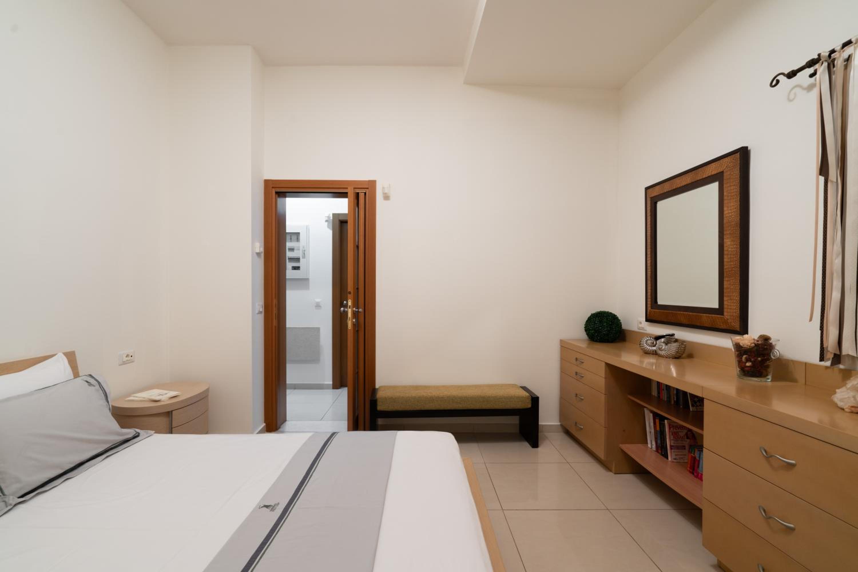 Central SeaView Heven Apartment in Fira Santorini view 5