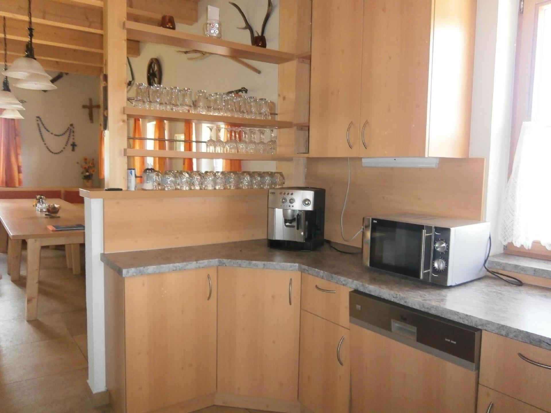 Almhütte mit Wellnessbereich und Terrasse