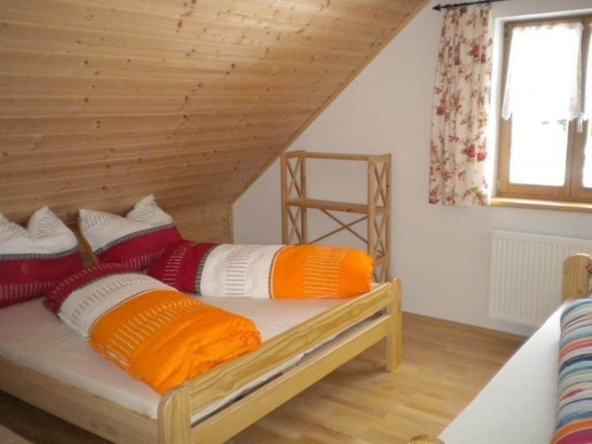 Almhütte mit Wellnessbereich und Terrasse