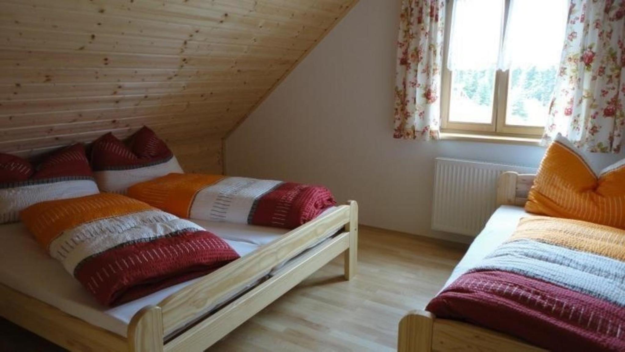 Almhütte mit Wellnessbereich und Terrasse