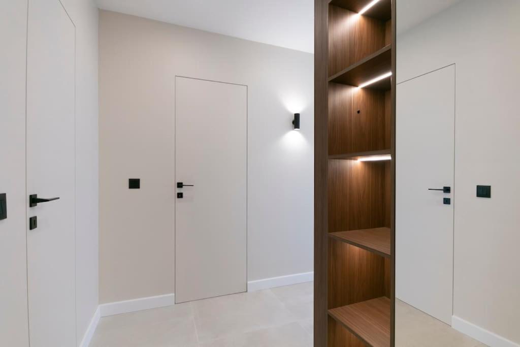 Cozy Elegant 2BR Apt + Free Parking next to Paradise Mall