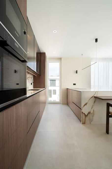 Cozy Elegant 2BR Apt + Free Parking next to Paradise Mall