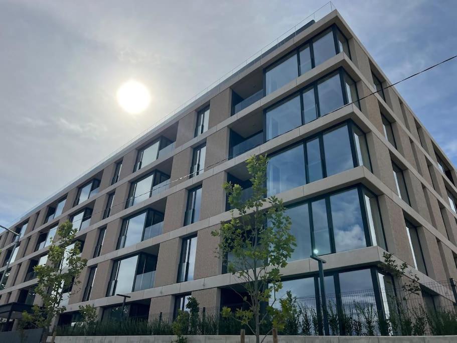 Cozy Elegant 2BR Apt + Free Parking next to Paradise Mall