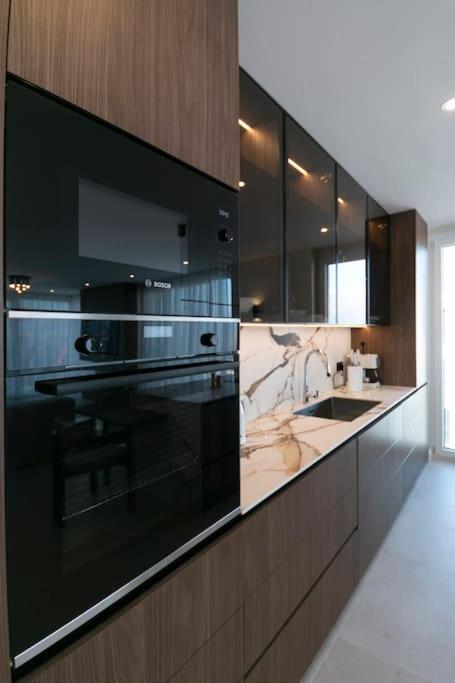 Cozy Elegant 2BR Apt + Free Parking next to Paradise Mall