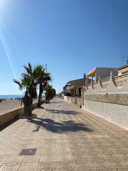 Apartamento segunda línea piscina frente al mar