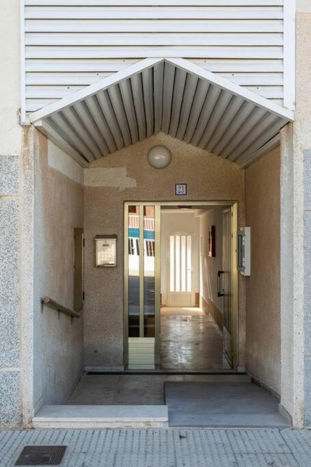 Apartamento segunda línea piscina frente al mar