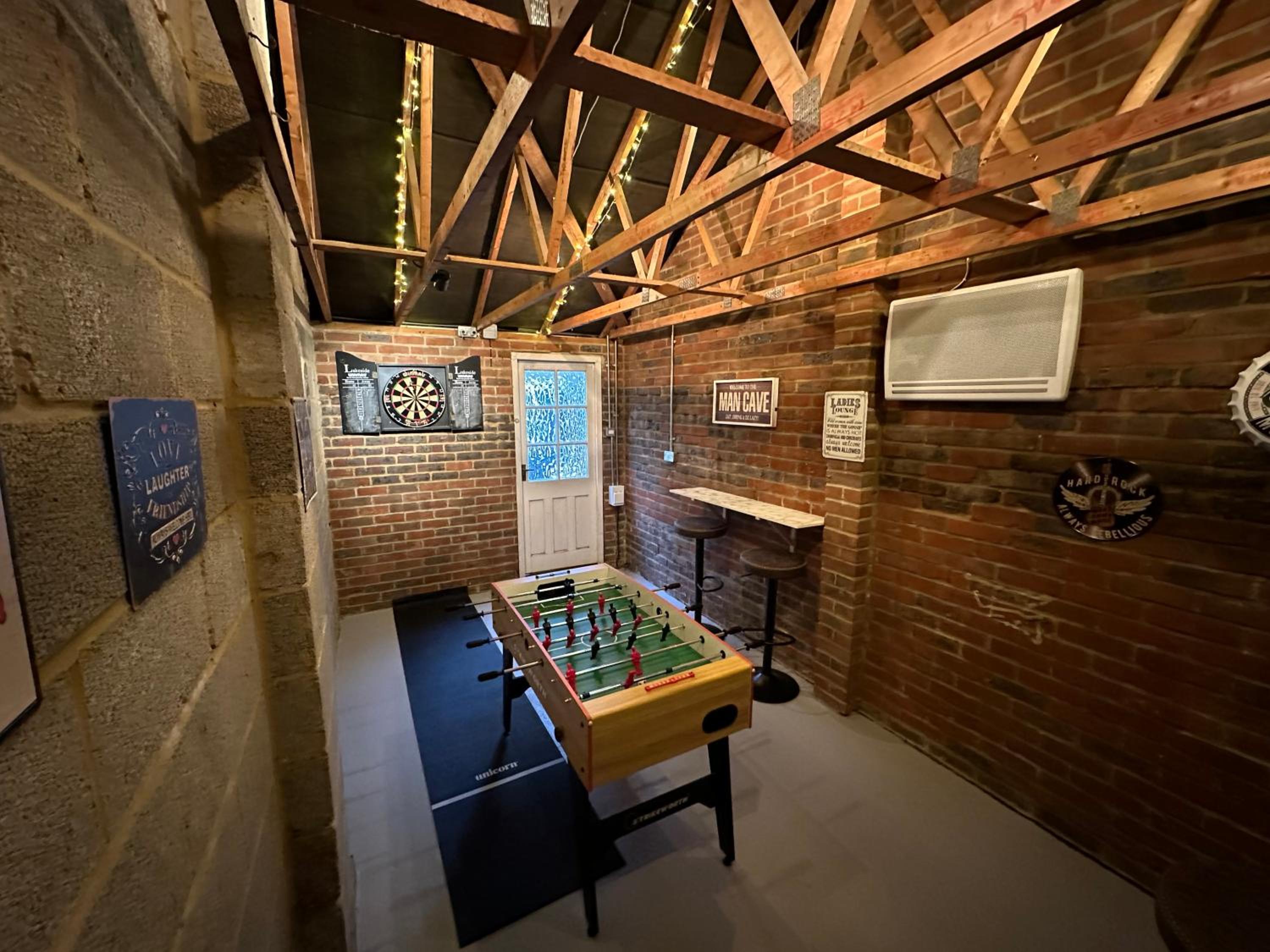 14 Oxford Mews - 5 Star Living for up to 10 People view 2