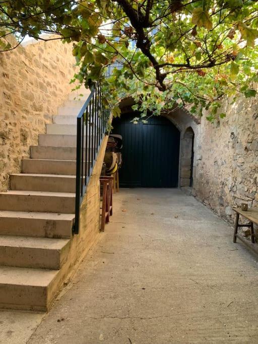 Apartamento en Casa del Siglo XVI con caballos