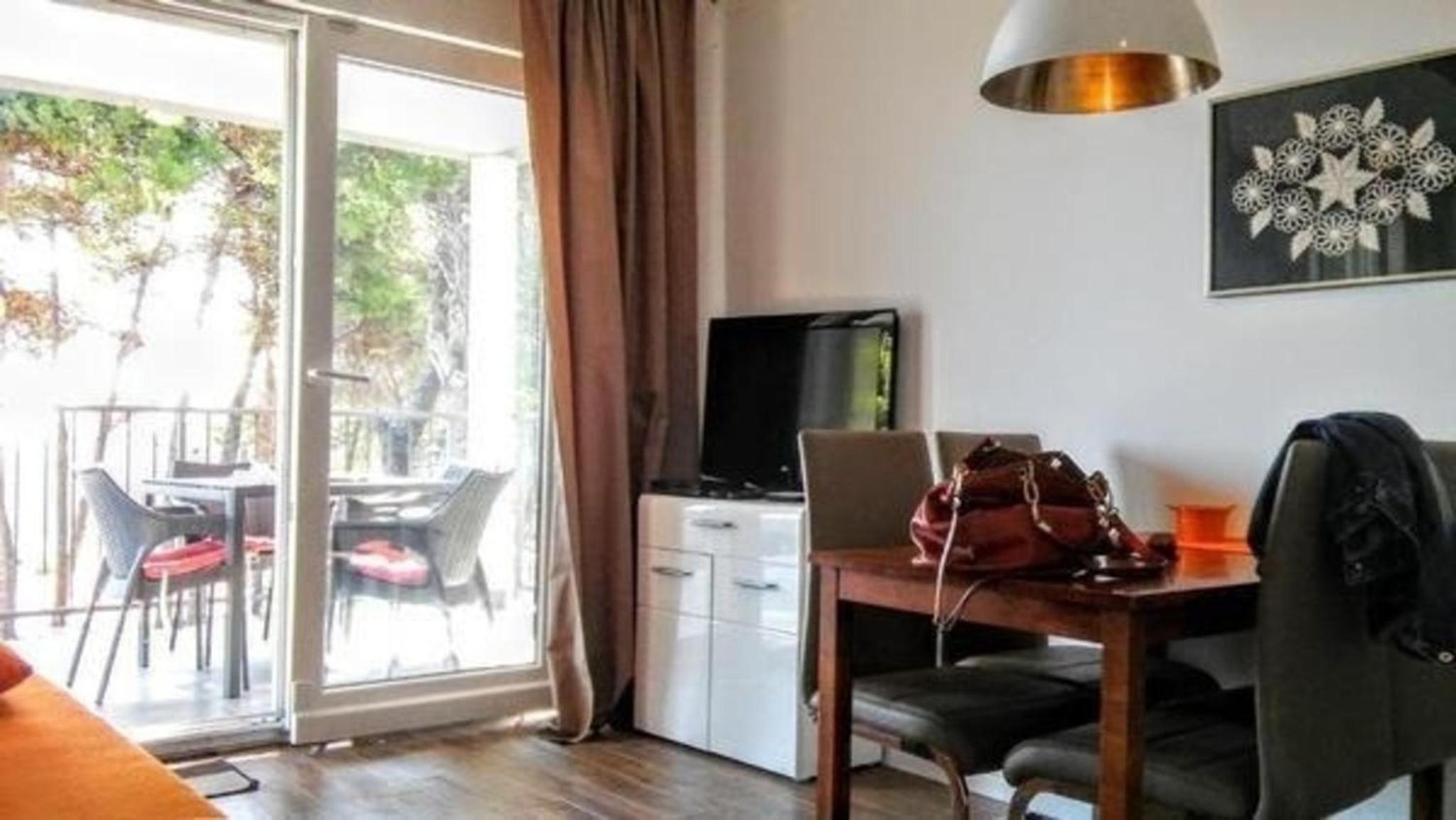 Moderne Ferienwohnung Mit Pool